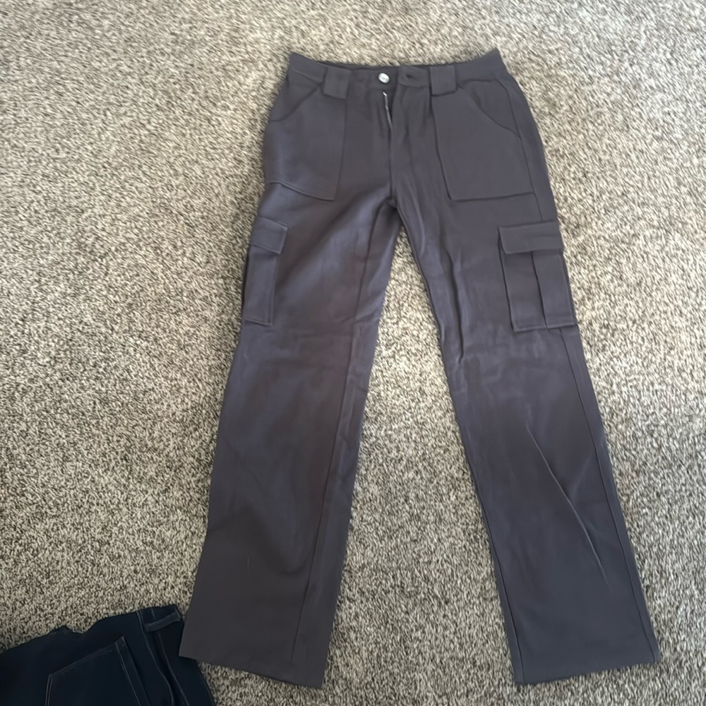 White Fox “someone to you pants- charcoal” size medium which is 6-8 pant size